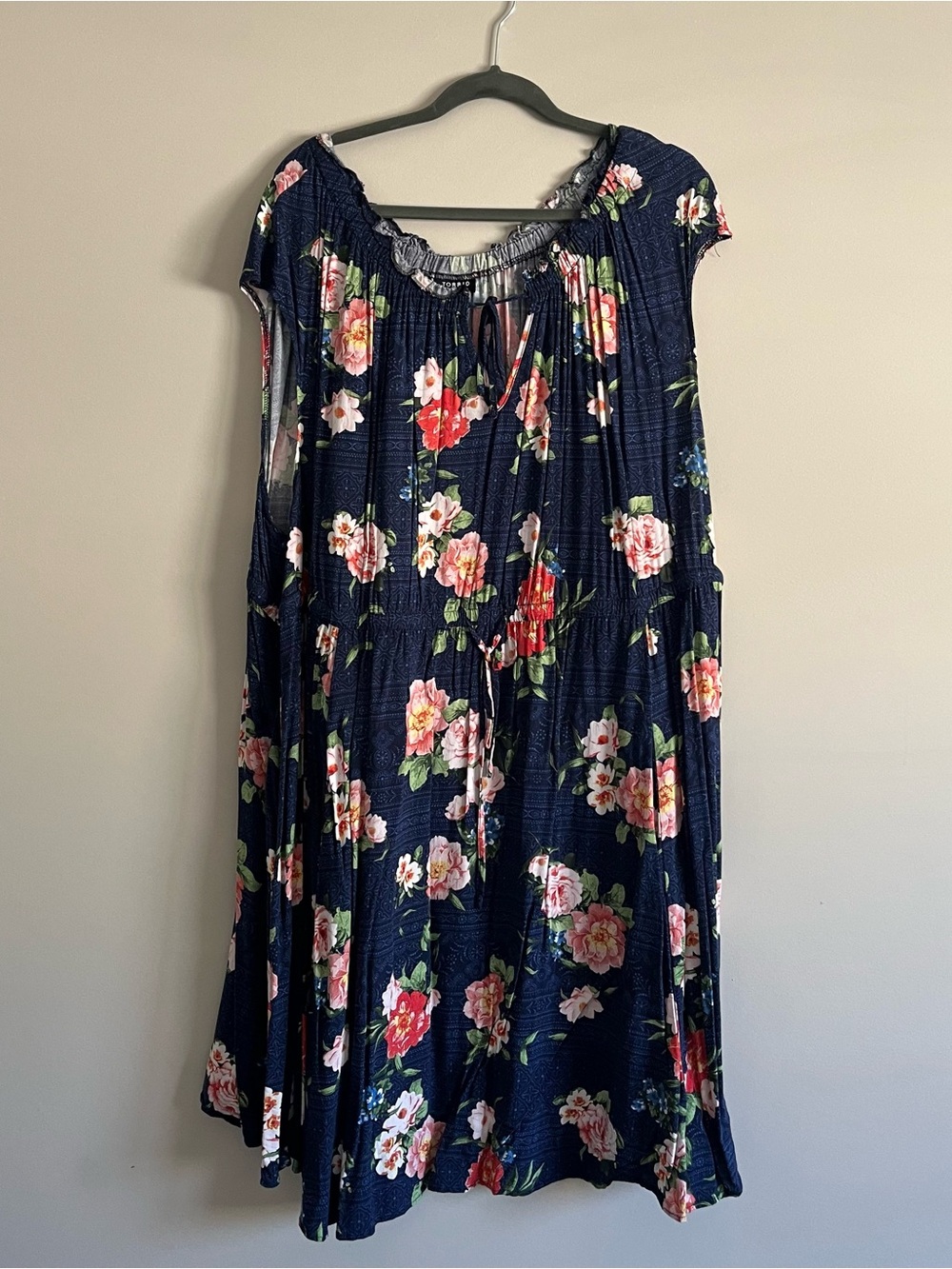 torrid 6 Navy Floral knee length Dress with florals